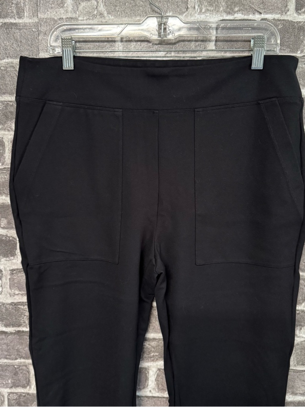 Cabi Cheeky Pant black cropped pull on pockets - Picture 3 of 10